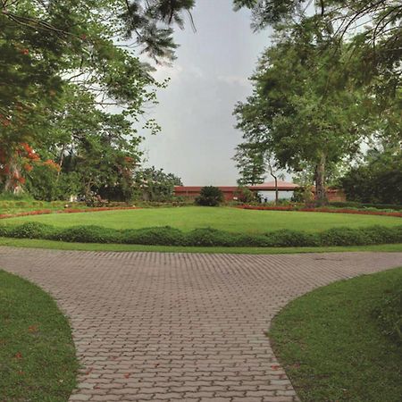Sinclairs Retreat Dooars, Chalsa Hotel Exterior photo